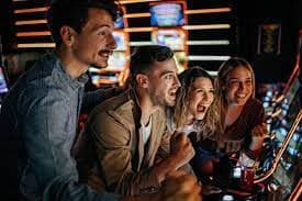 Live American Roulette dealer and spinning wheel on m2000 slot